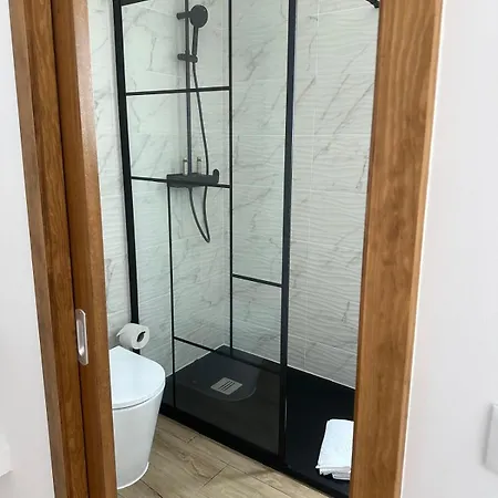 Πανσιόν Majesty Charming Horta (Azores)