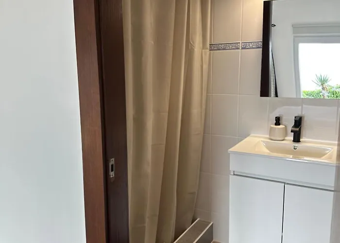 Majesty Charming 3* Horta (Azores)